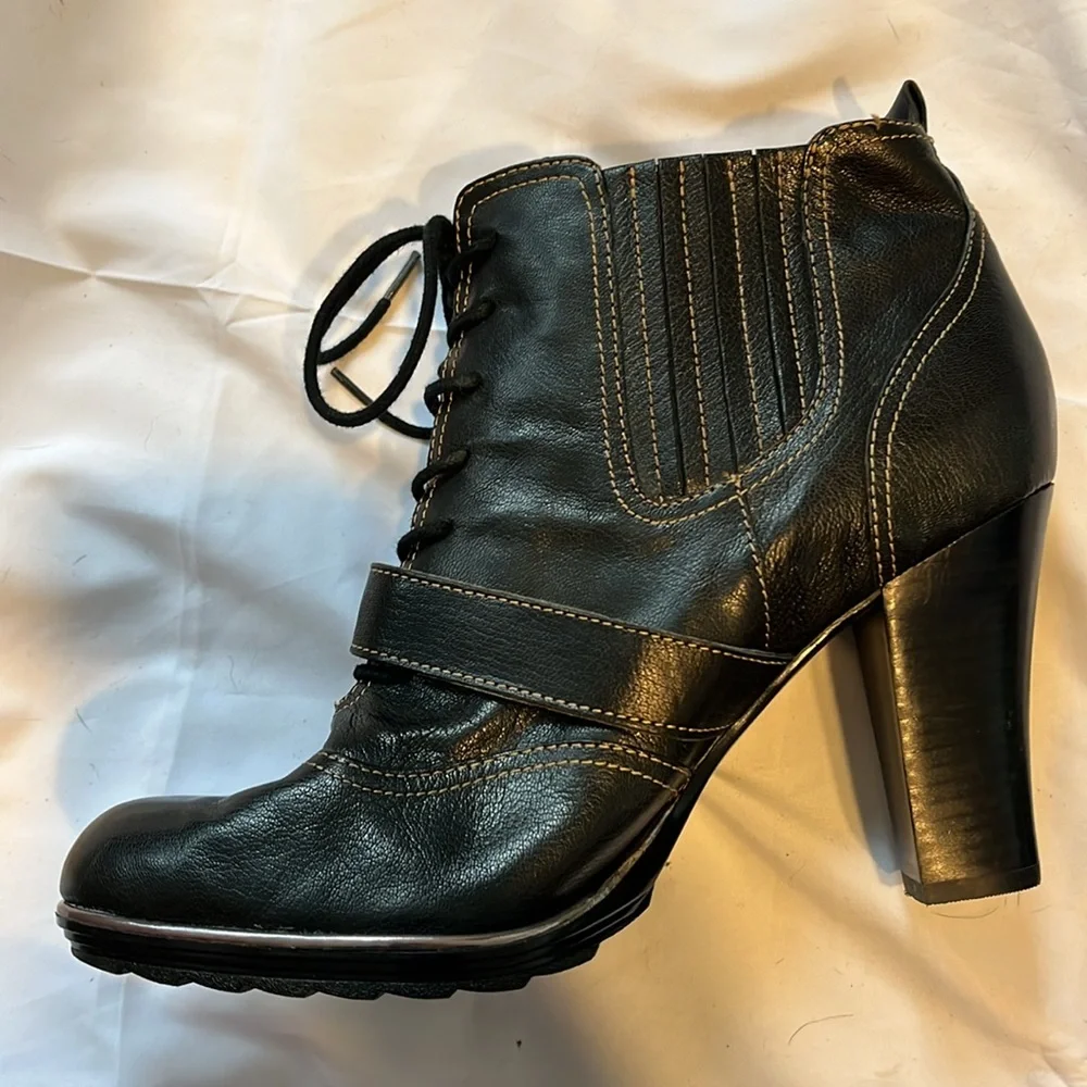 Sofft | women’s black high heel boots with buckle strap and laces shoe size 11 - Picture 8 of 15